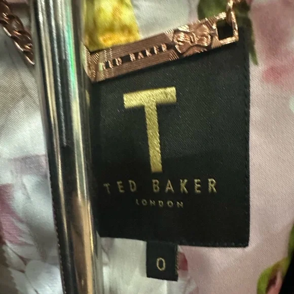 Elegant Ted Baker Black Peplum Suit & Dress - Picture 9 of 9